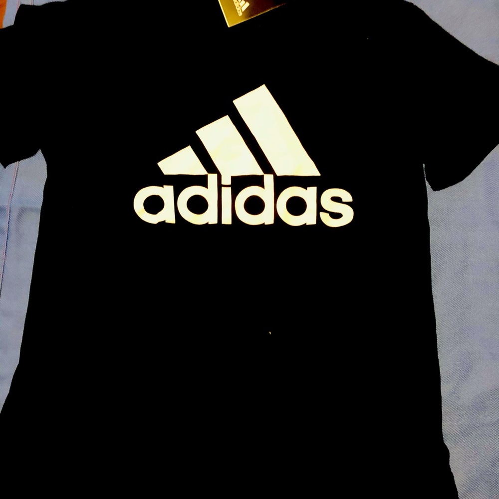 Adidas tee